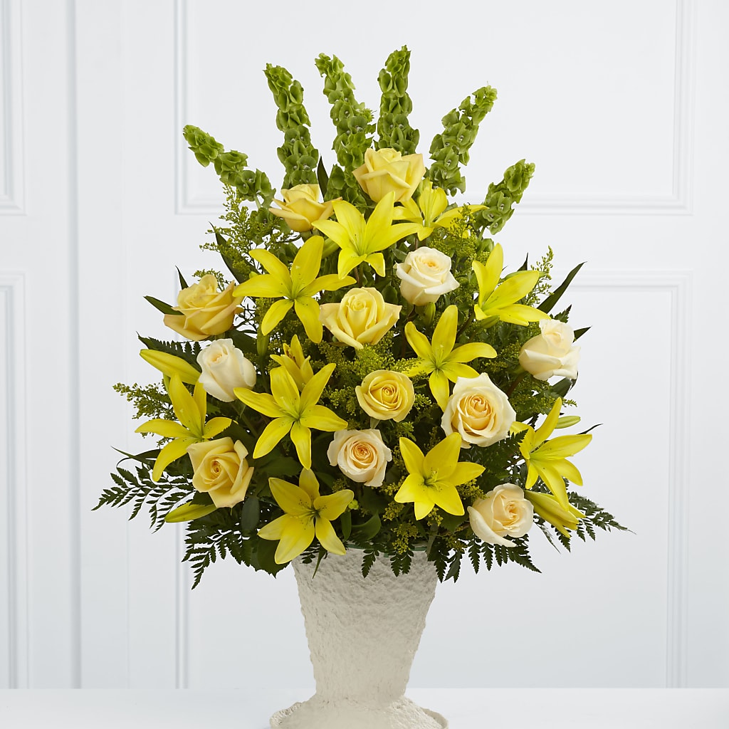 Golden Memories Arrangement – Sandy Run Sndwich Shop And Florist Llc, Gaston SC