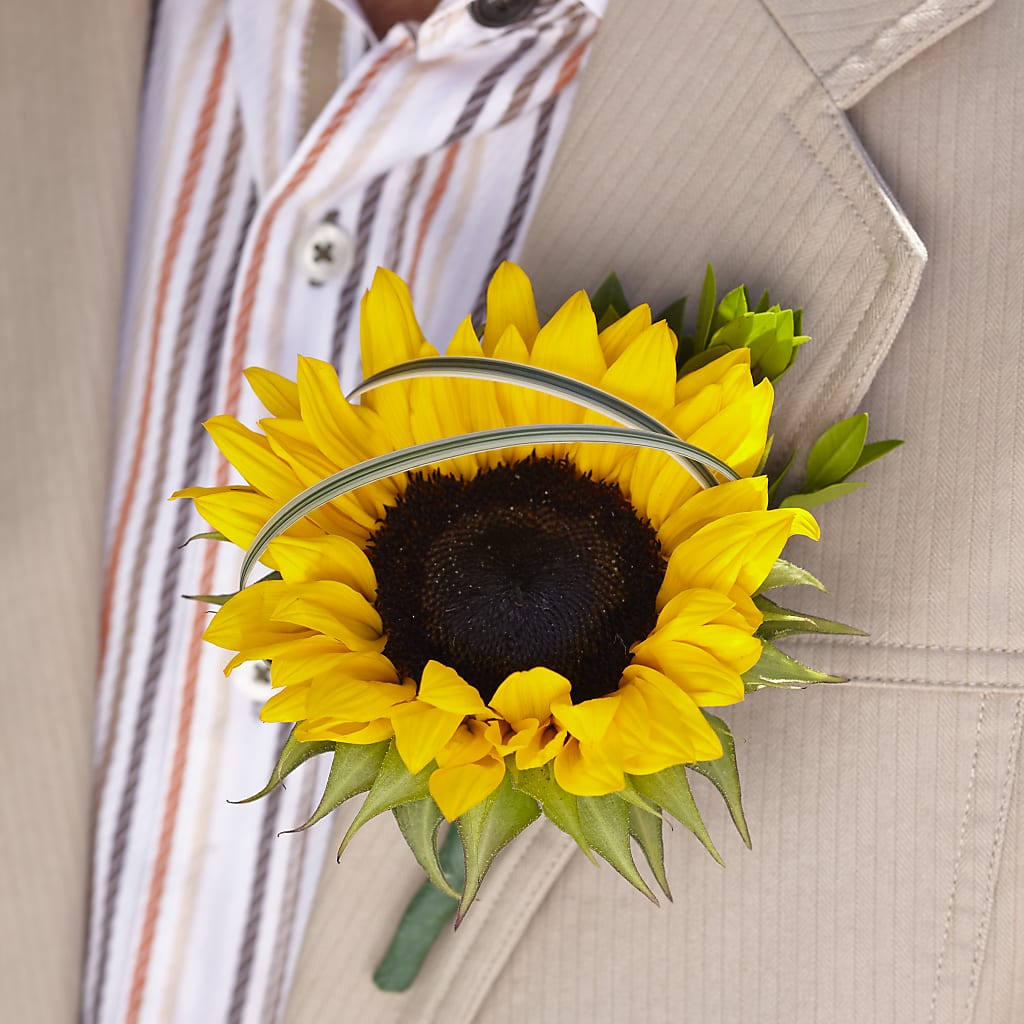 Free Spirit Boutonniere – Sandy Run Sndwich Shop And Florist Llc, Gaston SC