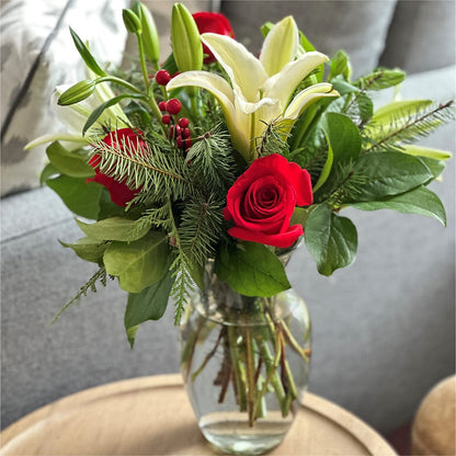 Sparkling Snowflakes Bouquet –  Sandy Run Sndwich Shop And Florist Llc, Gaston SC