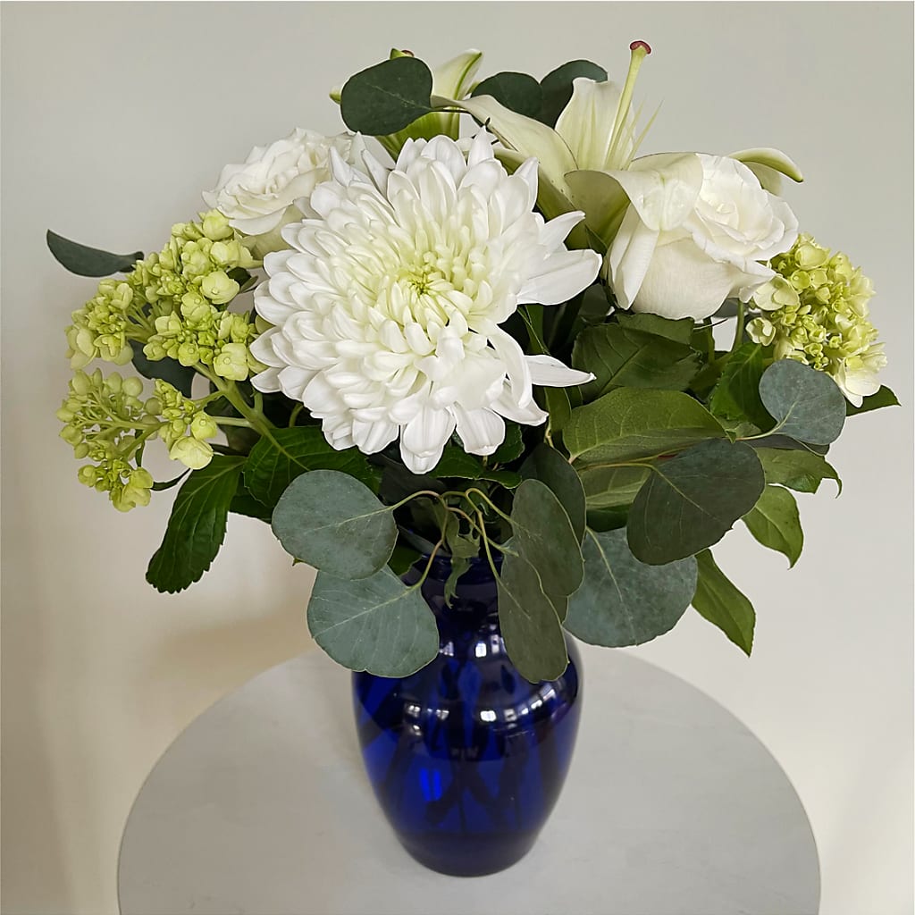 Snowy Dreams Bouquet –  Sandy Run Sndwich Shop And Florist Llc, Gaston SC