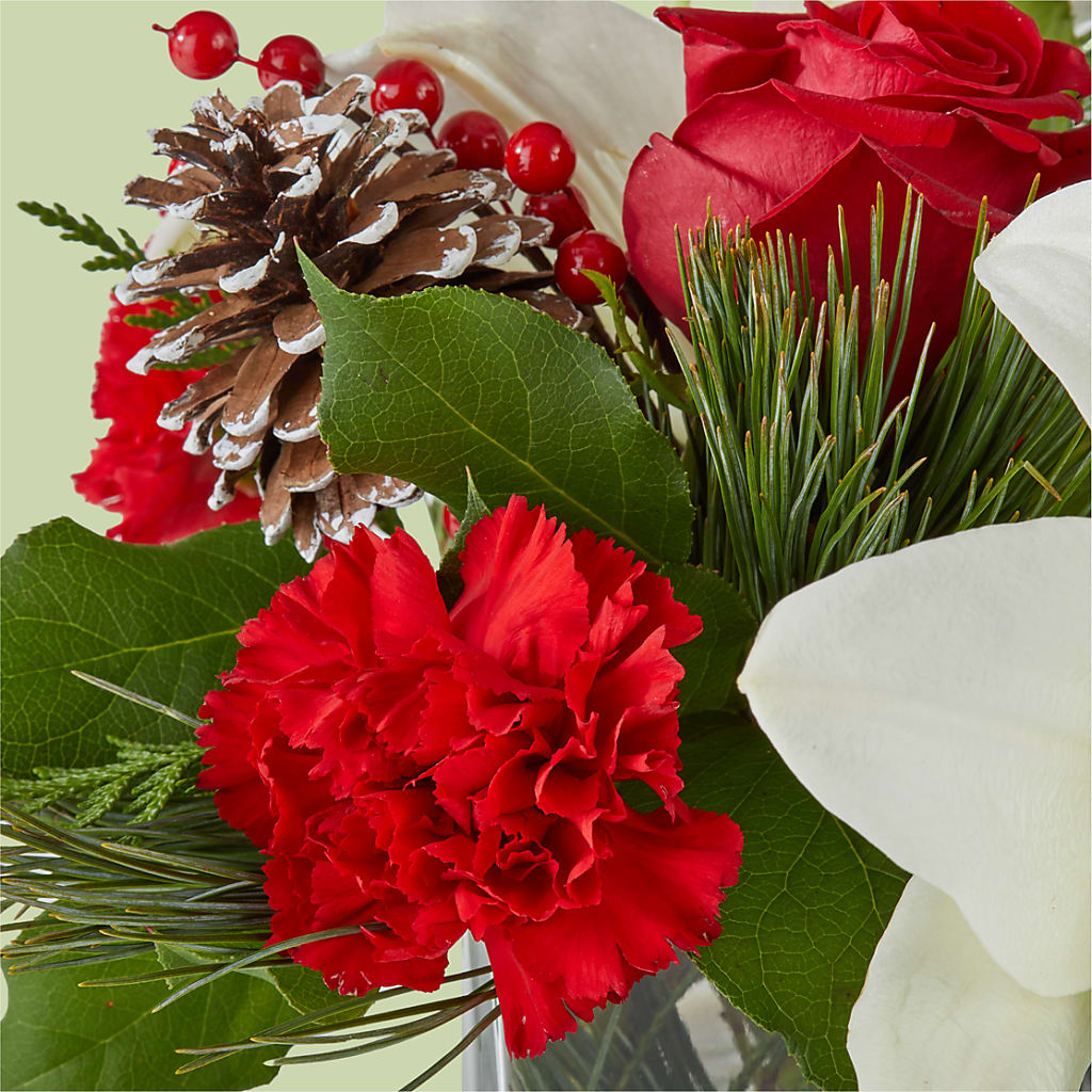 Glistening Icicles Bouquet –  Sandy Run Sndwich Shop And Florist Llc, Gaston SC