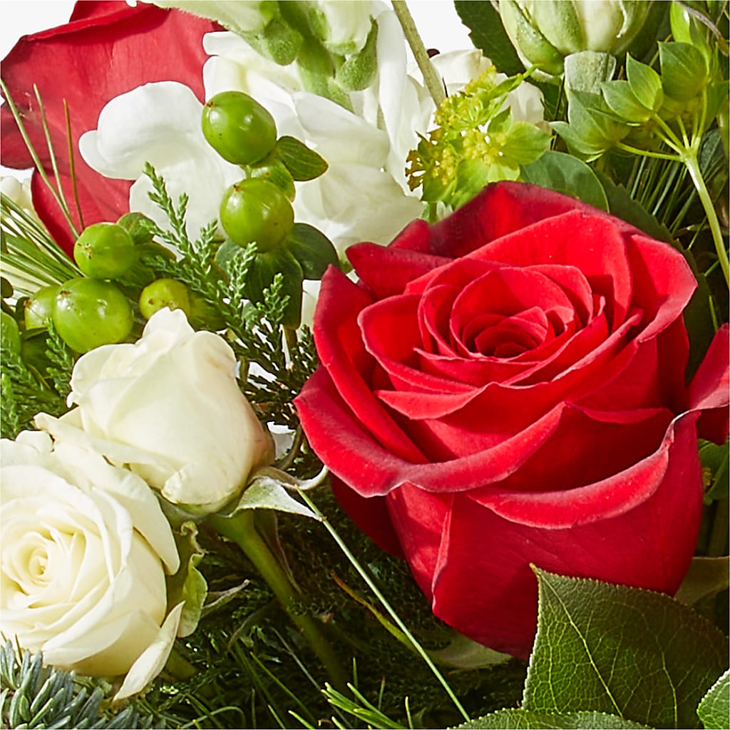 Deck the Halls Bouquet –  Sandy Run Sndwich Shop And Florist Llc, Gaston SC